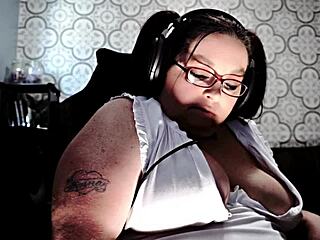 Gaming streamer bbw gets super horny, fingers her wet pussy and big natural tits on cam 😈🔥