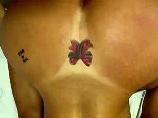 fodendo a buceta molhada da mulher do meu amigo até gozar tudo dentro 😏