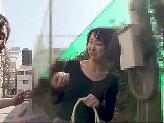 Dziewczyny z kampusu niespodziewany rękodzieło i creampie po drodze do domu