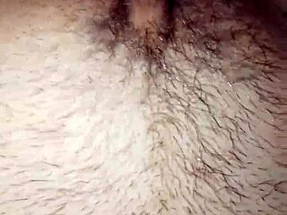 sveltina italiana seduces with mature milf charm up close