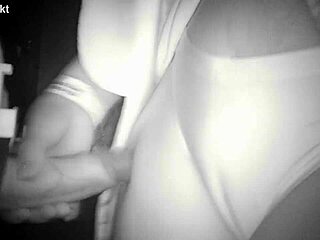 Hey, at the glory hole I gave my wet pussy to that hot guy, begged him to join and pound me in the booth! 😈🍑🔥