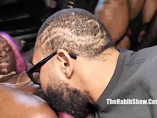 wanna see 120 inches of ass on this sbbw ebony mistress gardiva fucking redzilla??