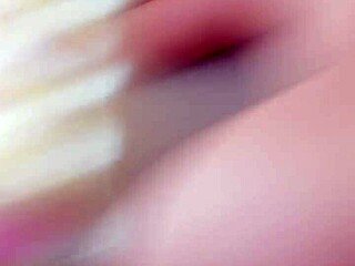 hey babe, watch my girl take it doggy style with that huge ass 😈🍑