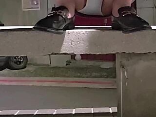 Ting Xuan pees outdoors compilation!