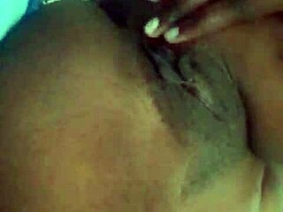 curvy ebony babe squirts buckets on hospital bed with huge clit 😱💦🏥