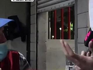 la dura realidad laboral de vendedores en elchicletv con esfuerzo pegajoso y atrevido