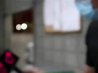 la dura realidad laboral de vendedores en elchicletv con esfuerzo pegajoso y atrevido