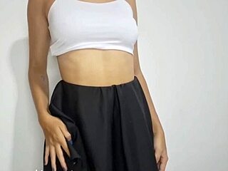 this sexy big ass latina amateur fingers her wet pussy on cam