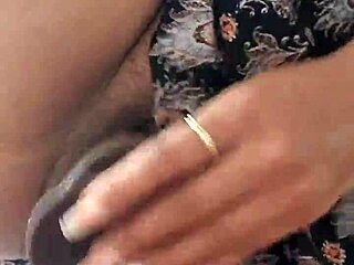 oye mira como me cojo esta latina curly con mi polla negra y sus tetas grandes rebotan