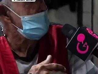 la dura realidad laboral de vendedores en elchicletv con esfuerzo pegajoso y atrevido