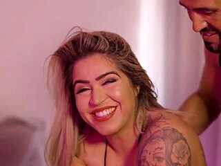 Blonde bodybuilder takes double cock pounding