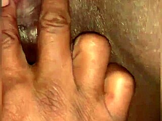 i finger my bbw pussy hard with vibrator feels so good...