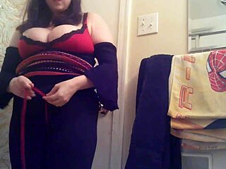 i'm a horny slut messin with bondage gear