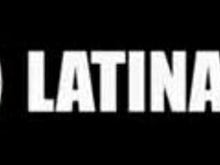 damn these latina twins sharin my huge cock suckin and fuckin like crazy 😍🔥