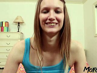 Боже колко обичам да гледам стъп сестра ми как се удавя дълбоко на огромния кур