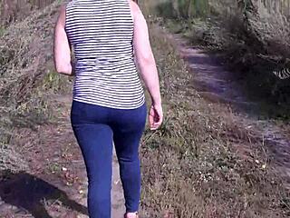 Brunette Mature Hairspray Cunt Pisses Powerful Outdoor Streams