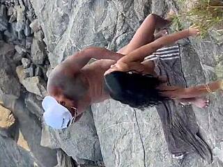 ビーチでみんなに見られながらセックスしてバズったブラジル野外