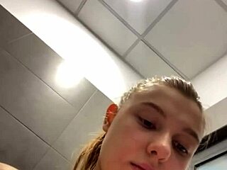 i'm fingering this fat teen pussy hardcore outdoors till orgasm close-up cum