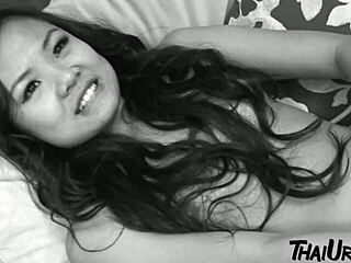 Petite Thai Gogo Dancer Takes Huge Creampie in Bangkok Street Fuck