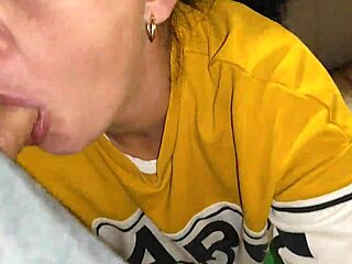 married milf begs dont cum inside during sloppy blowbang cumswap 😩💦