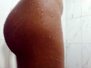 Desi teen pussy boobs exposed in amazing indoor tease