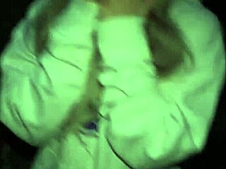 Chopé cette teen 18+ tatouée chaude en rue niqué sa chatte creampie POV