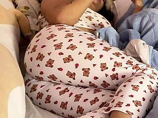 Chubby ebony babe farts loud naturally on bed