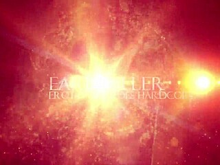 Kagney Linn Karter se déshabille en teasing puis enfonce gode profond dans sa chatte trempée