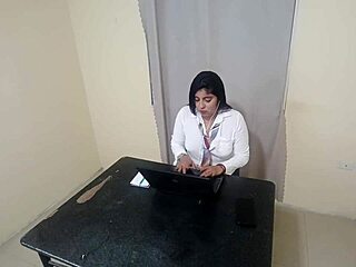 old man sucking college stepdaughter's big juicy pussy till she squirts?!