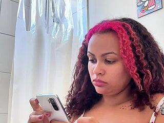 chubby girl's wild morning toilet farts! 💨