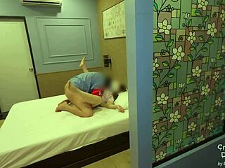 นักศึกษาสาวโดนยามแอบงัดห้องเย็ดแตกในคาหอพัก