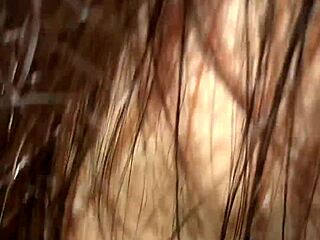 Falei para o marido que fiz hora extra. Mas fui na casa de swing distribuindo buceta na balada