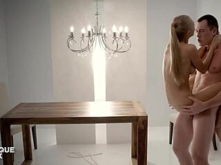 Doamne ucraineanca Nancy A e așa strânsă călărind adânc pula mea... mmm