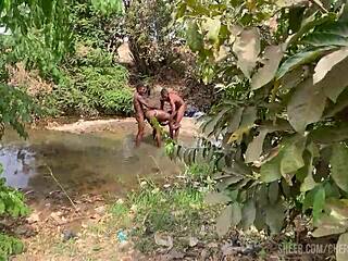 Yo Zainab se fait étrangler sur monstre bite en extérieur spring break