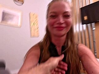 POV moglie sgattaiola casa bramando cazzo massiccio marito che sfonda figa troia bagnata