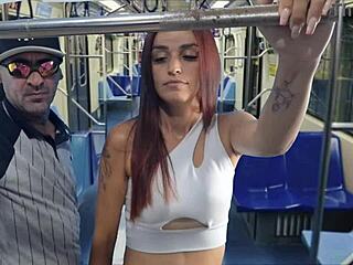 غريب ينيك راكبة 18+ لوحدها في الباص ويثنيها برا