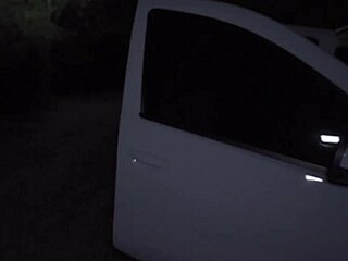 la meuf de mon pote se penche sur le marais pour ma grosse bite profonde dans son cul serré