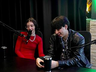 yastrixx bangs loud moaning girl on mom's porn advice nearly busted