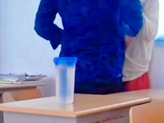 Je baise ma camarade classe direct salle vietnamienne 18+ explose chaleur