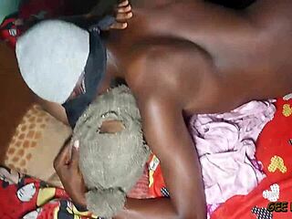 damn this ebony queen gets amateur banged hard and deep