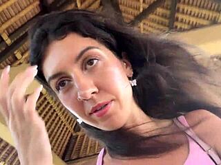 J'ai dit au serveur de me gicler sur la gueule dans ce café