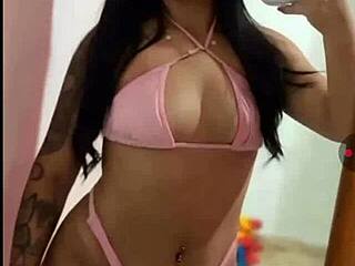 Petites salopes IG 18+ taquinent culs et nichons sexy