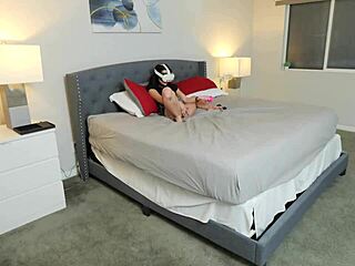Vr session goes wrong for step sis - delilah dagger