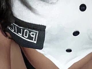Dios mio oficial de policia de grandes tetas da ricos sentones en la gran polla de un extrano por favor correte en mi vagina