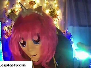 Cosplay Pikachu avec godemiché hentai