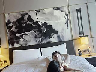 Monika Fox en anal hardcore maison avec prolapse et squirting