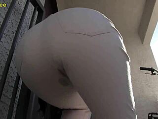 Momo’s female desperation ends in wet panties and tight jeans pissing