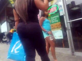 Such a lovely ass behind and even better as far as sex and nudity are concerned, here is hidden camera captures Nyc’s phat ass in action