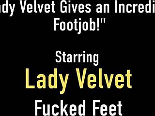 Lady Velve's barefoot orgasm with natural boobs and smooth soft feet