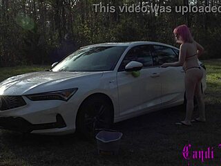 Candiraven's pink haired curvy ass gets wet in a car wash